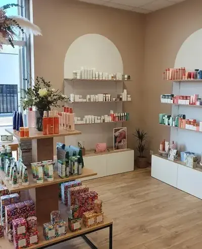 salon de beauté à Saint-sauveur-des-Landes - image 2